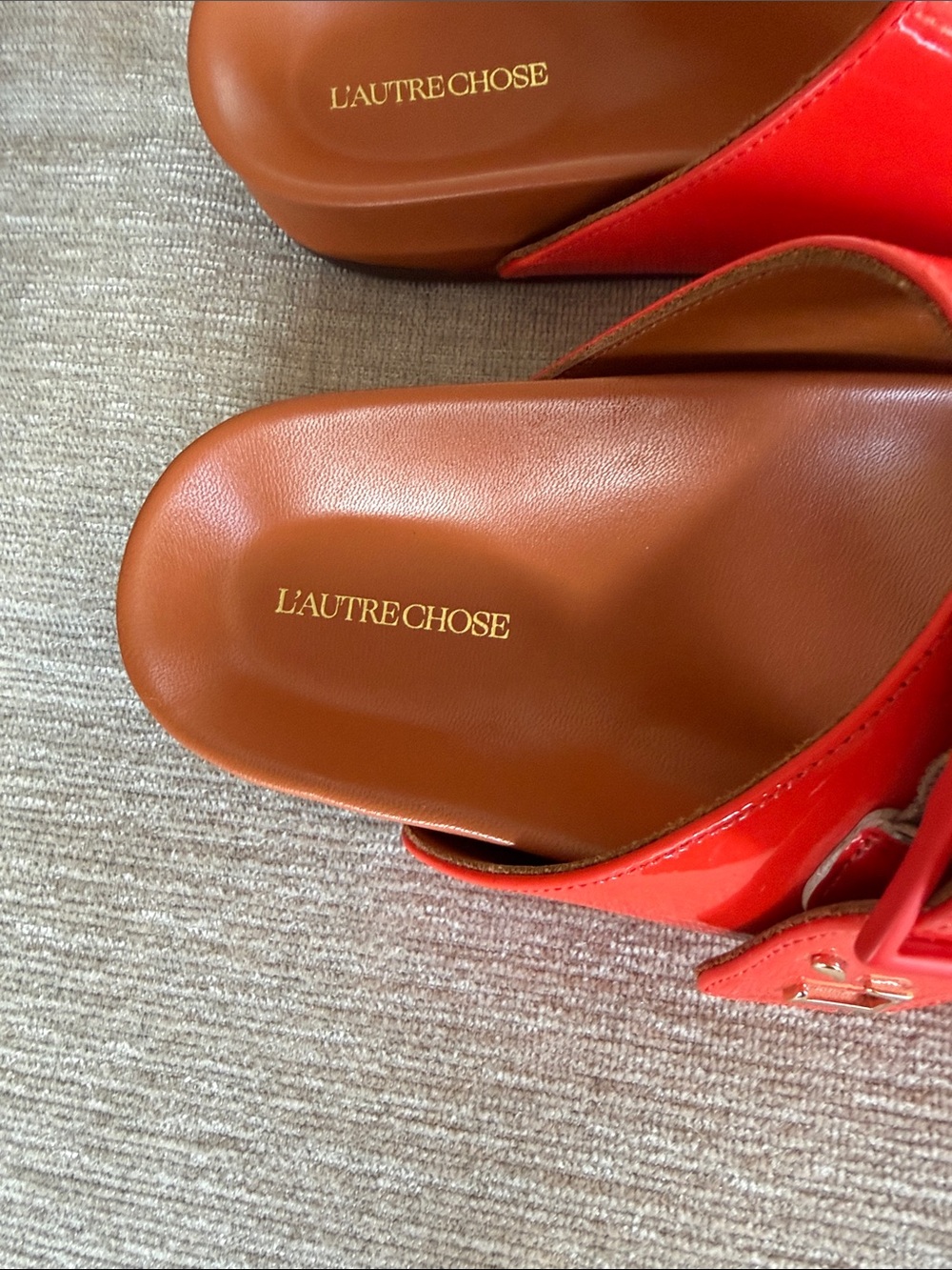 L’AUTRE Coral Double-Buckle Slide Sandals - Picture 2 of 12